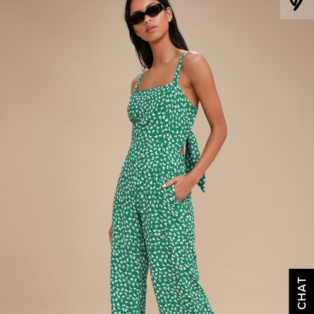 ** FAITHFULL THE BRAND **  Tie-back jumpsuit.